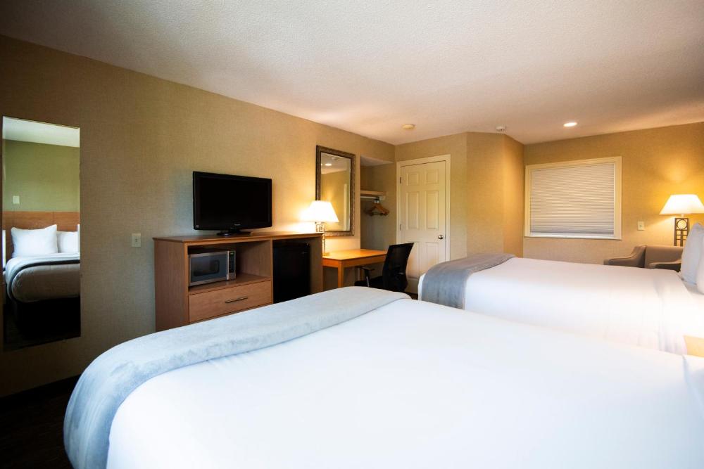 Standard Queen Room interior